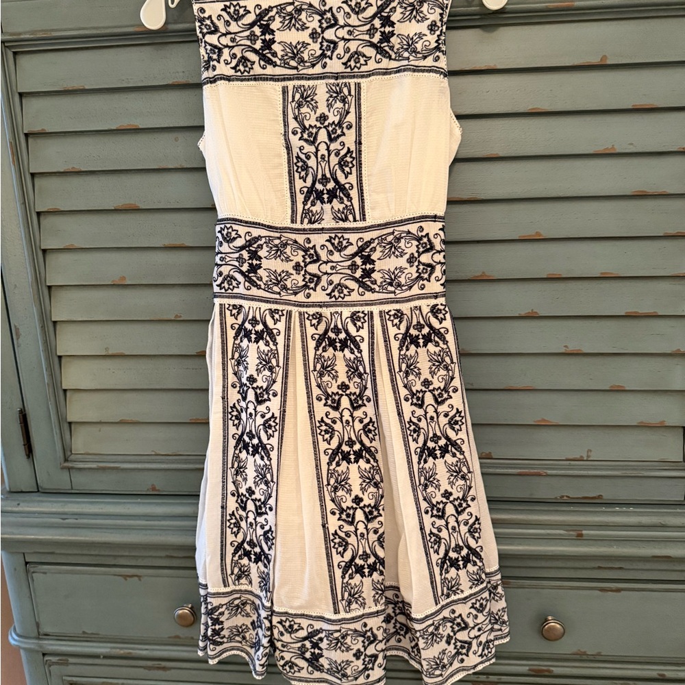 Sophie Max Navy and White Embroidered Top